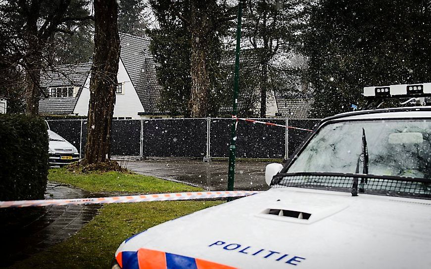 Politie vrijdag bij het huis van Everink. Beeld ANP