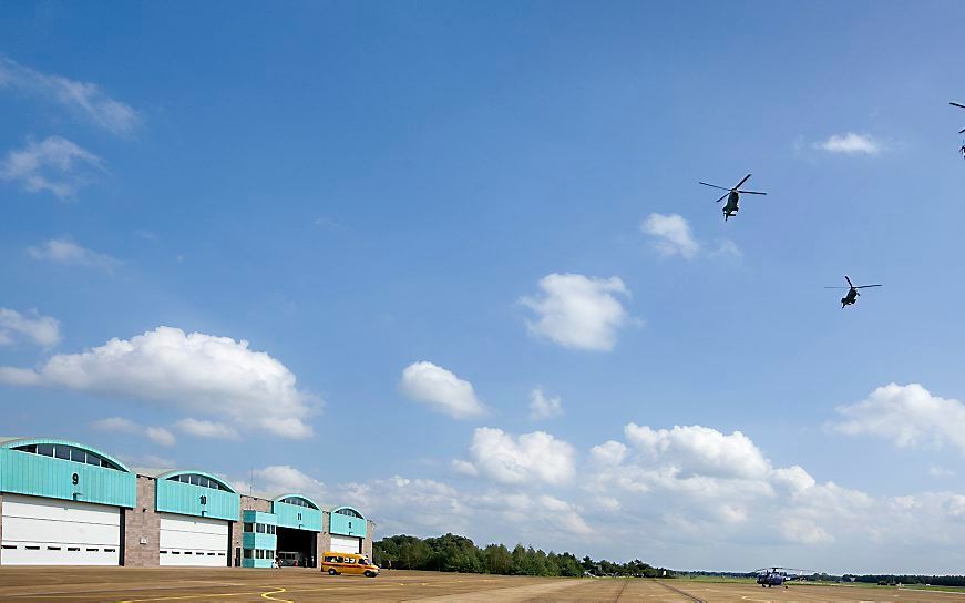 Helikopters boven vliegbasis Gilze-Rijen. Foto ANP