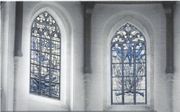 Impressie van het drieluik in de Rotterdamse Laurenskerk zoals dat is ontworpen door glazenierster Gunhild Kristensen. beeld
