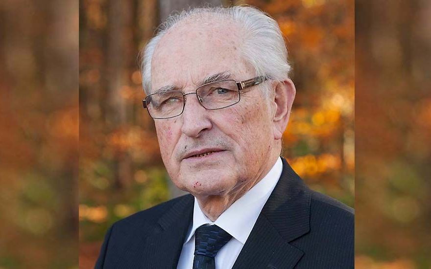 Ds W Roos Kerktijden Ds. P. Roos (CGK) vijftig jaar in het ambt