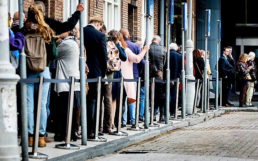 Vanwege de grote belangstelling blijft het Koninklijk Concertgebouw in Amsterdam vrijdagavond langer open voor het afscheid van Eberhard van der Laan. beeld ANP