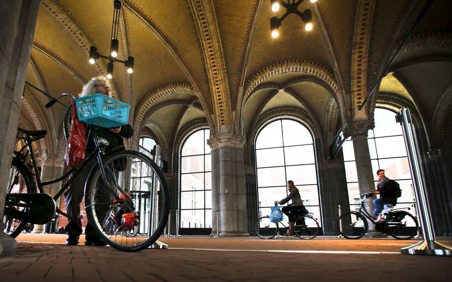 De beroemde fietsonderdoorgang onder het Rijksmuseum. Beeld ANP