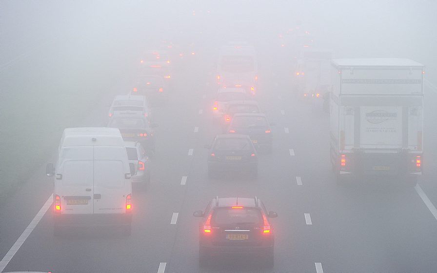 Mist op de snelweg maandagmorgen. Foto ANP