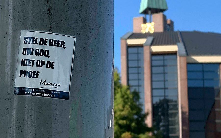 De stickers zijn onder meer in Barneveld geplakt. beeld Actiegroep Matteus 4