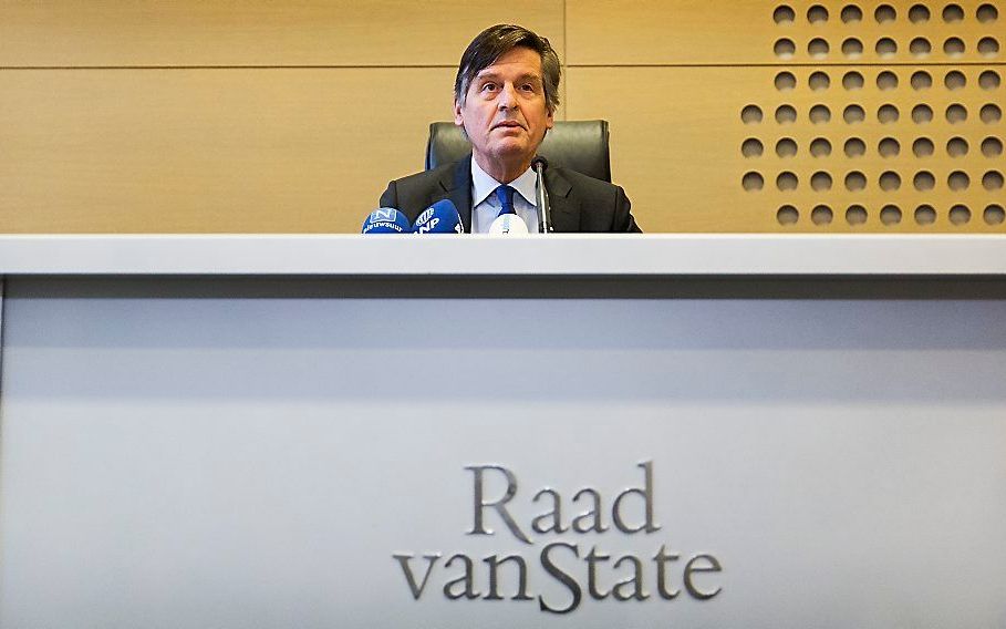 Mr. H.G. Lubberdink, voorzitter van de Vreemdelingenkamer van de Afdeling bestuursrechtspraak leest de uitspraak voor in de zaak Bed, Bad en Brood. beeld ANP