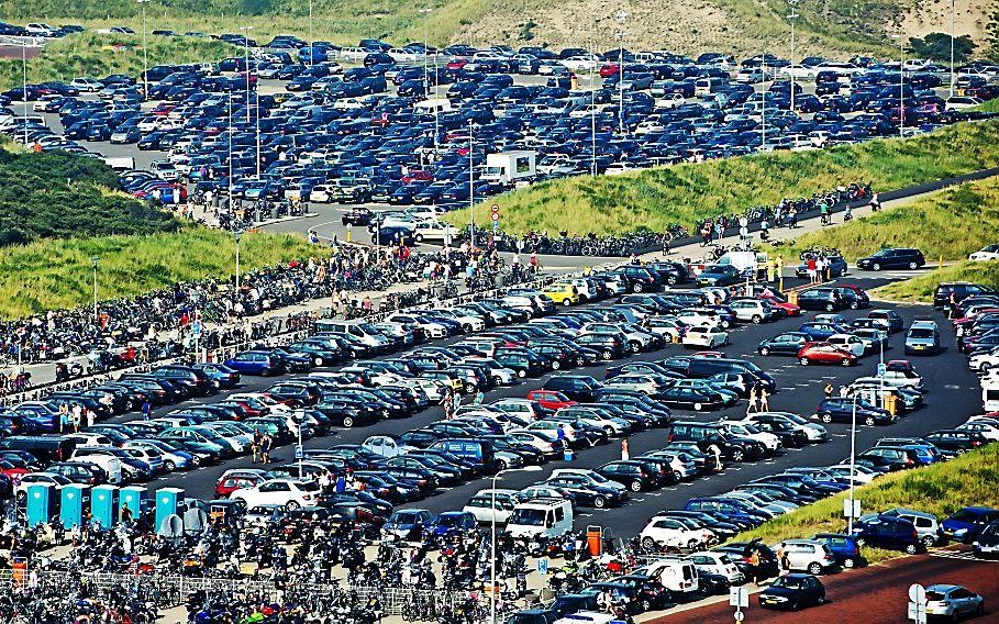 Parkeerterrein bij Zandvoort, zaterdag 18 augustus. Foto ANP