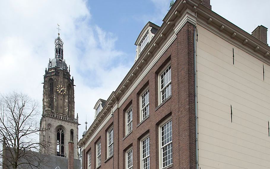 Vorige week is het startschot gegeven voor de restauratie van de toren van de Cunerakerk in Rhenen. Beeld ANP