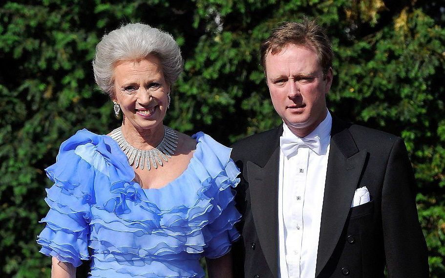 Prinses Benedikte en haar man prins Richard bij de bruiloft van hun dochter prinses Nathalie in 2011. beeld EPA