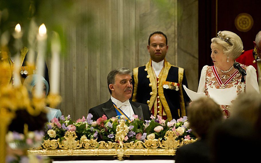 Koningin Beatrix houdt een toespraak. Foto ANP