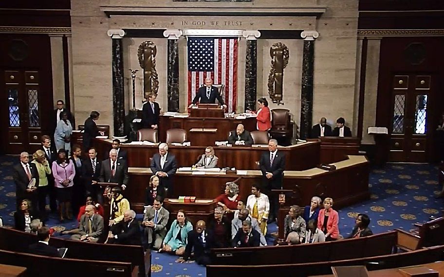 Zitprotest in het Congres. Beeld AFP / CSPAN