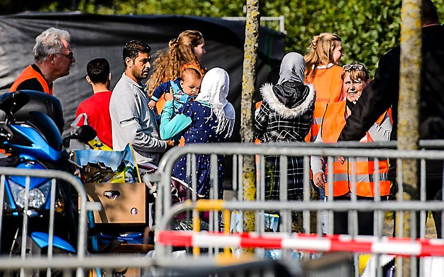 De toegang tot sportcentrum Snellerpoort is afgezet met hekken. Beeld ANP