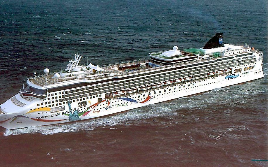 Het Noorse cruiseschip Norwegian Dawn. beeld EPA