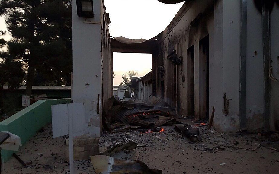 Het aangevallen ziekenhuis in Kunduz. Beeld EPA