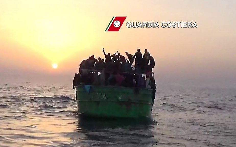 Boot met vluchtelingen op de Middellandse Zee, eerder dit jaar. Beeld AFP