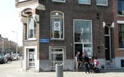 Het pand van missionair en diaconaal project Thuis in West aan de Claes de Vrieselaan in Rotterdam-Middelland. beeld RD