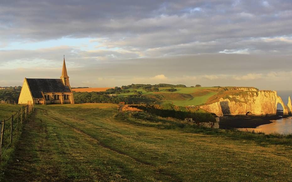 De Chapelle Notre Dame de la Garde in het Franse Étretat staat te koop voor 280.000 euro. Beeld Flickr