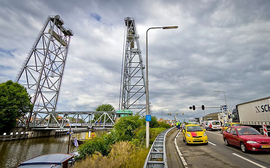 De hefbrug in Waddinxveen heeft opnieuw te maken met storingen. Foto ANP