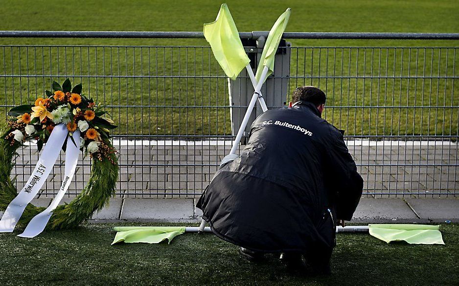 Bloemen voor Richard Nieuwenhuizen. Foto ANP