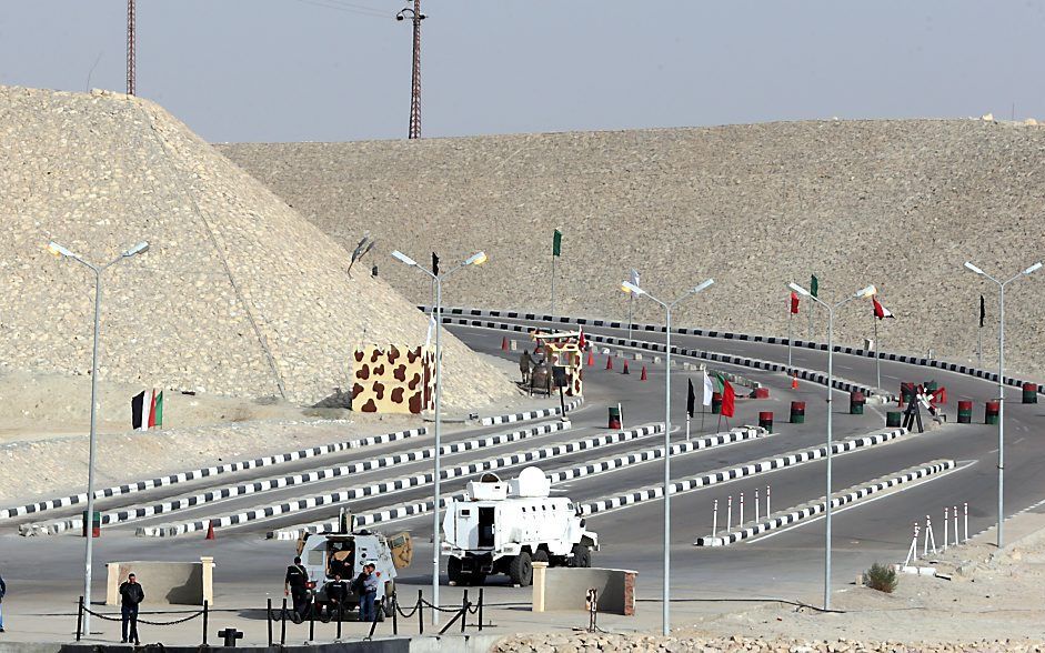 Egyptische troepen in het noorden van de Sinaï. beeld EPA