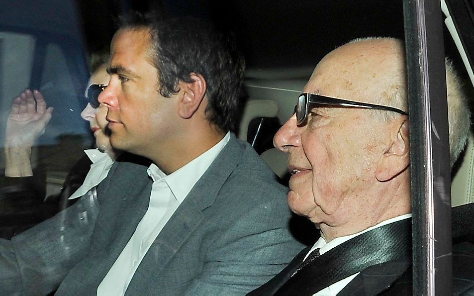 Mediamagnaat Rupert Murdoch (R). Foto EPA