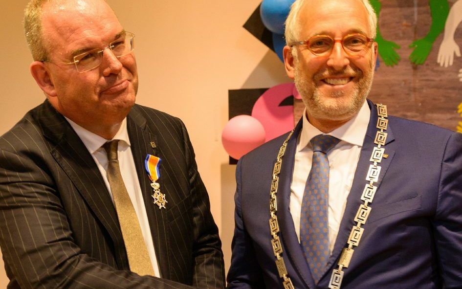 Willem Harold Boog (l.) en burgemeester Renkema. beeld Orgelconcerten Oosterkerk Zeist