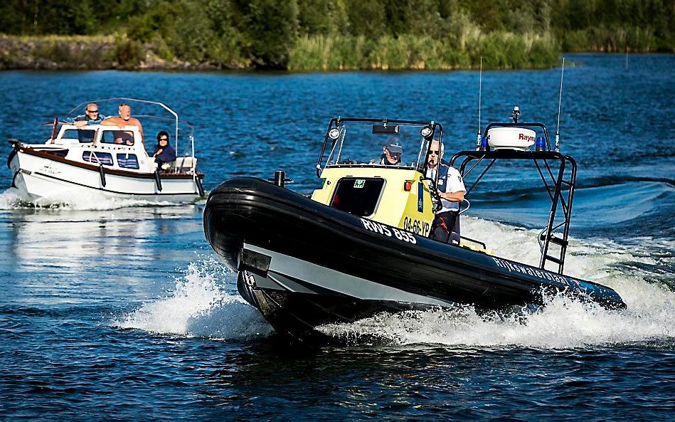 Rijkswaterstaat maakte dinsdag jacht op waterpiraten. Boetes kunnen oplopen tot 500 euro. beeld ANP, Remko de Waal