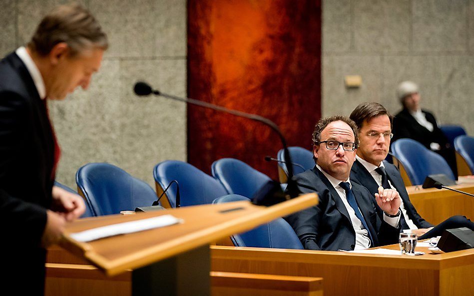 Minister Koolmees van Sociale Zaken (midden) tijdens het debat over het mislukken van het pensioenakkoord in november 2018.  beeld ANP, Koen van Weel