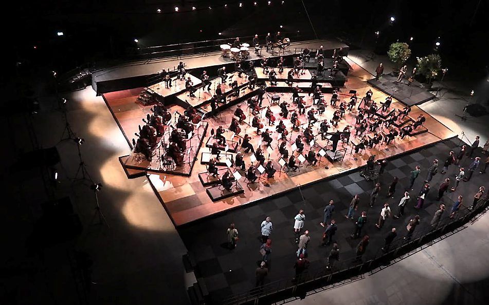 Het Rotterdams Philharmonisch Orkest tijdens de uitvoering van de Negende Symfonie van Beethoven. beeld via YouTube