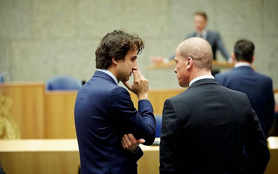 Klaver (l.) en Samsom komen met klimaatwet. Beeld ANP