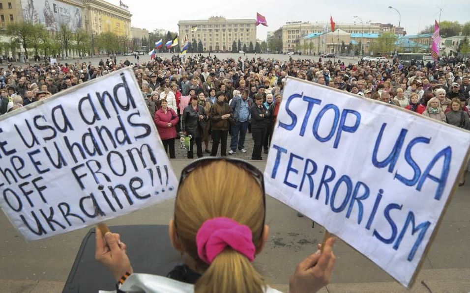 Momenteel hebben de EU-gezinden weer de overhand in Charkov. In de afgelopen jaren hebben ook Russischgezinden regelmatig van zich laten horen. Foto: demonstratie van pro-Russische activisten.  beeld EPA, Volodymyr Petrov