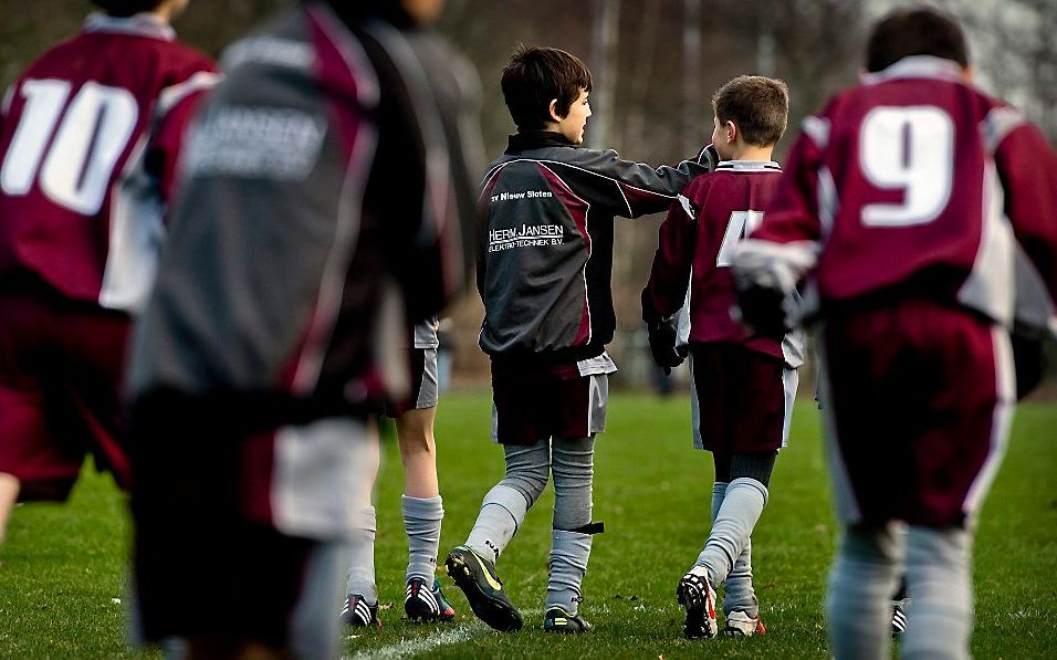 Bij de Amsterdamse club Nieuw-Sloten wordt weer gevoetbald. Foto ANP