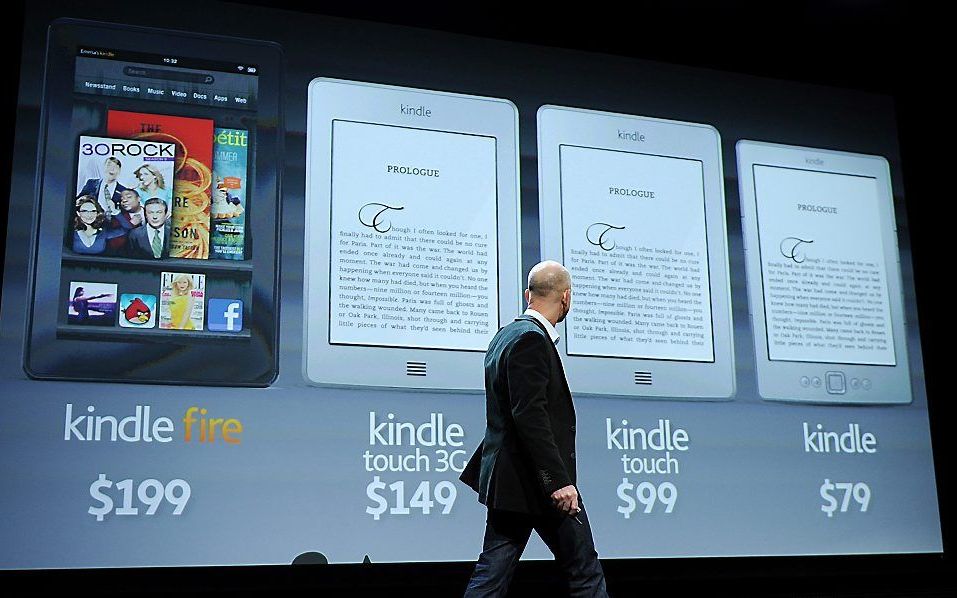 De Fire naast de Kindle-e-readers van Amazon. Foto EPA