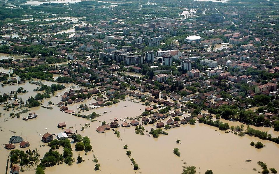 Obrenovac, 30km ten zuidwesten van Belgrado is geëvacueerd. beeld EPA