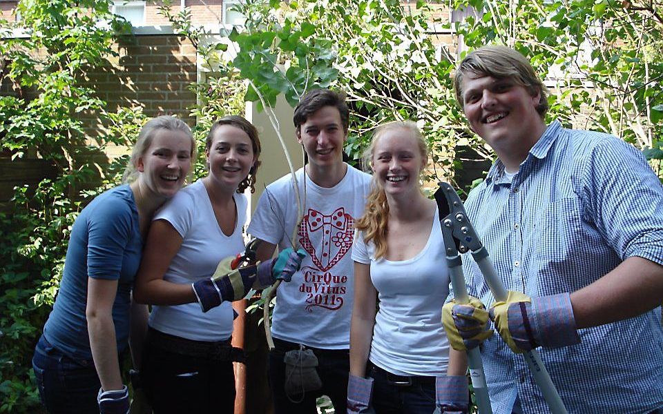 Stichting Present, studenten in Leiden. Foto Present