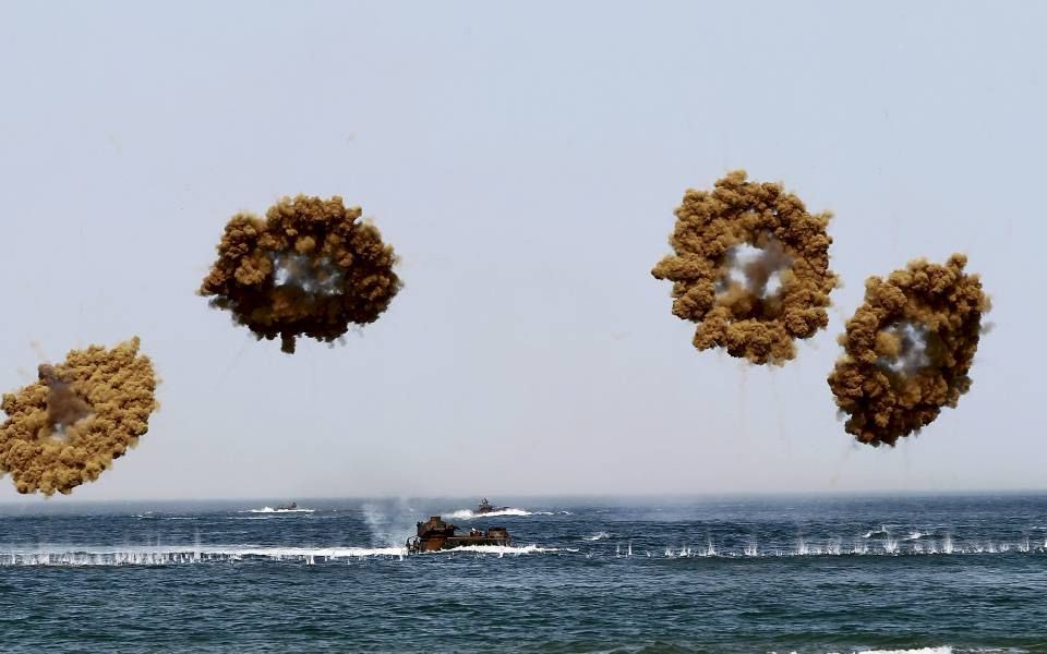 Zuid-Koreaanse en Amerikaanse troepen oefenden deze week samen voor de kust van Zuid-Korea. De VS hebben hun militaire aandacht nadrukkelijk naar Azië en het gebied rond de Stille Oceaan verlegd. Foto EPA