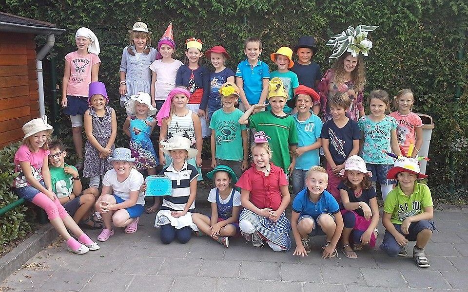 Groep 5 van de Juliana van Stolbergschool in Kapelle Biezelinge. Beeld via Liesbeth Roozemond Koekoek