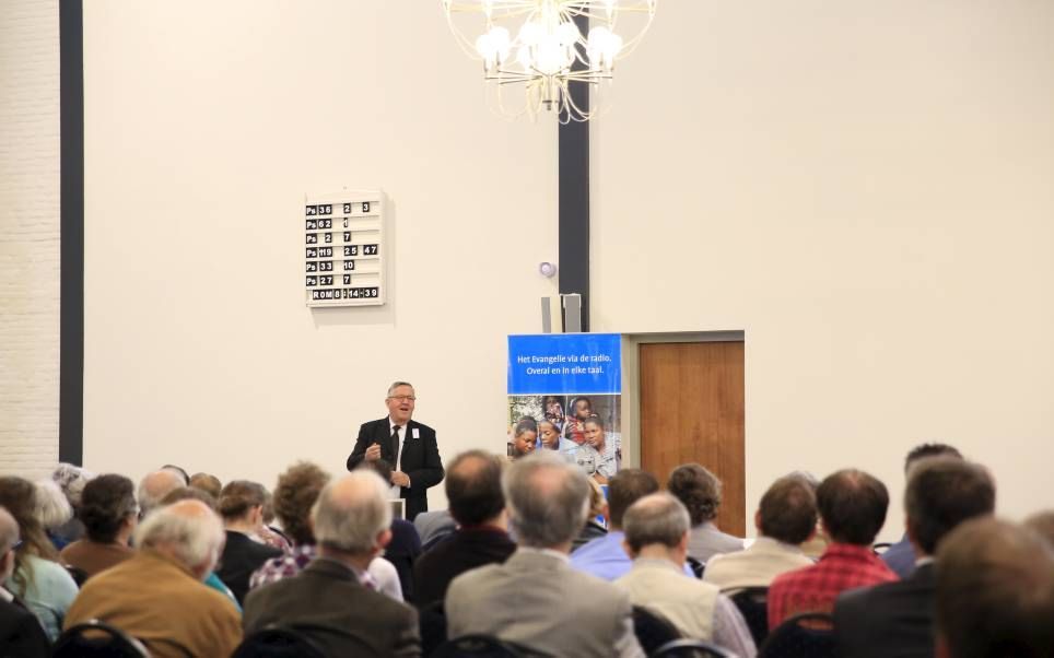 Evangelist H. Bor tijdens de landelijke evangelisatiedag van de Hersteld Hervormde Kerk. Beeld Meike Korteweg