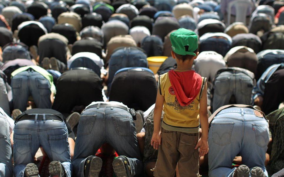 Uitzonderlijk veel Palestijnen zijn vrijdag op de islamitische gebedsdag naar de al-Aqsamoskee in Oost-Jeruzalem getogen. Foto EPA