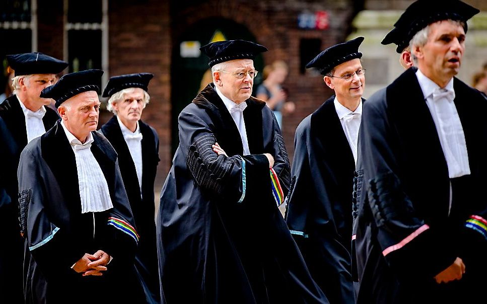 „Ook de Nederlandse universiteiten hebben in hun historie vaak genoeg laten zien dat accepteren van diversiteit en het voeren van een stevig debat samen kunnen gaan.” Foto: Hoogleraren tijdens de opening van het Academisch Jaar van de Universiteit van Utr