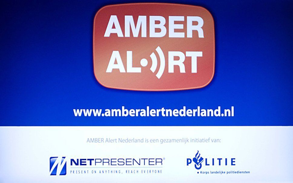 Het Nederlands Genootschap van Burgemeesters wil bij een grote brand voortaan alle mogelijke communicatiemiddelen inzetten zoals nu al gebeurt bij een Amber Alert.  Foto ANP