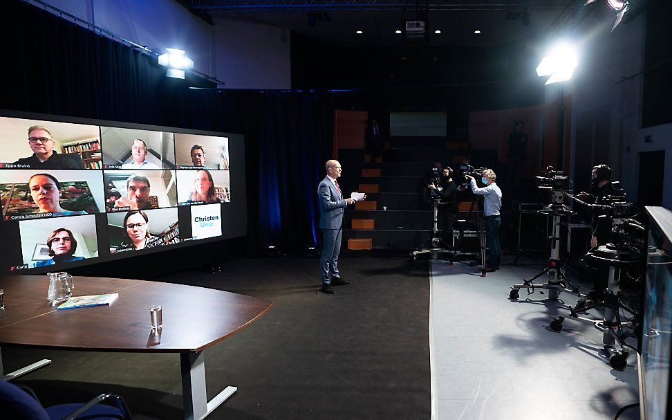 Het partijcongres van de ChristenUnie werd uitgezonden vanuit de studio van Groot Nieuws Radio in Veenendaal. beeld ANP, Jeroen Jumelet