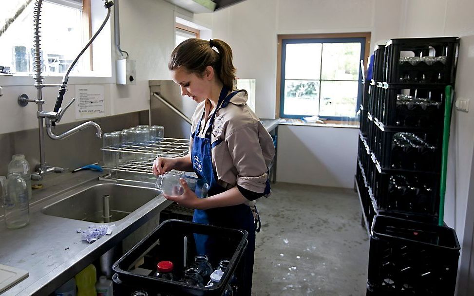 Het project bestaat pas 2 jaar en de politiek investeerde er bijna een half miljard euro in. Toch staat de maatschappelijke stage voor scholieren alweer op losse schroeven. beeld ANP