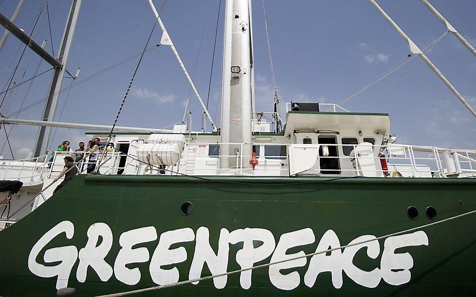 Campagnedirecteur Pascal Husting van Greenpeace International vliegt al 2 jaar heen en weer vanuit Luxemburg naar zijn kantoor in Amsterdam. Per retourtje zorgt hij voor zo’n 140 kilo CO2-uitstoot.  beeld ANP