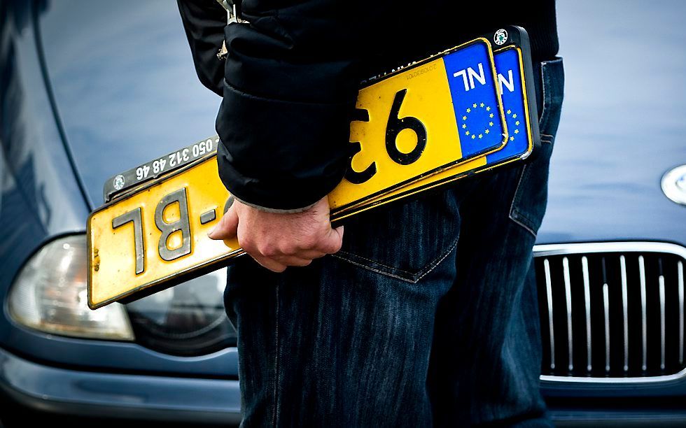 De verkoop van gebruikte auto’s is afgelopen jaar bijna op peil gebleven. Foto ANP