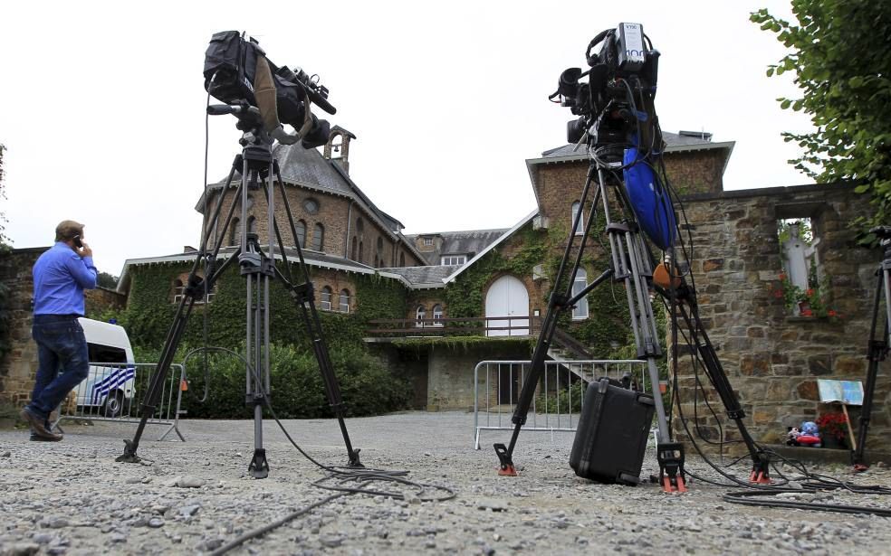 Camera's bij het clarissenklooster in het Belgische Malonne, bij Namen. Foto EPA