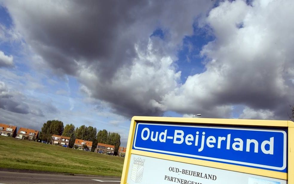 OUD-BEIJERLAND. De raden van de Hoeksche Waard stemden woensdagavond verdeeld over een fusieplan. Het wachten is op provinciaal ingrijpen. beeld ANP