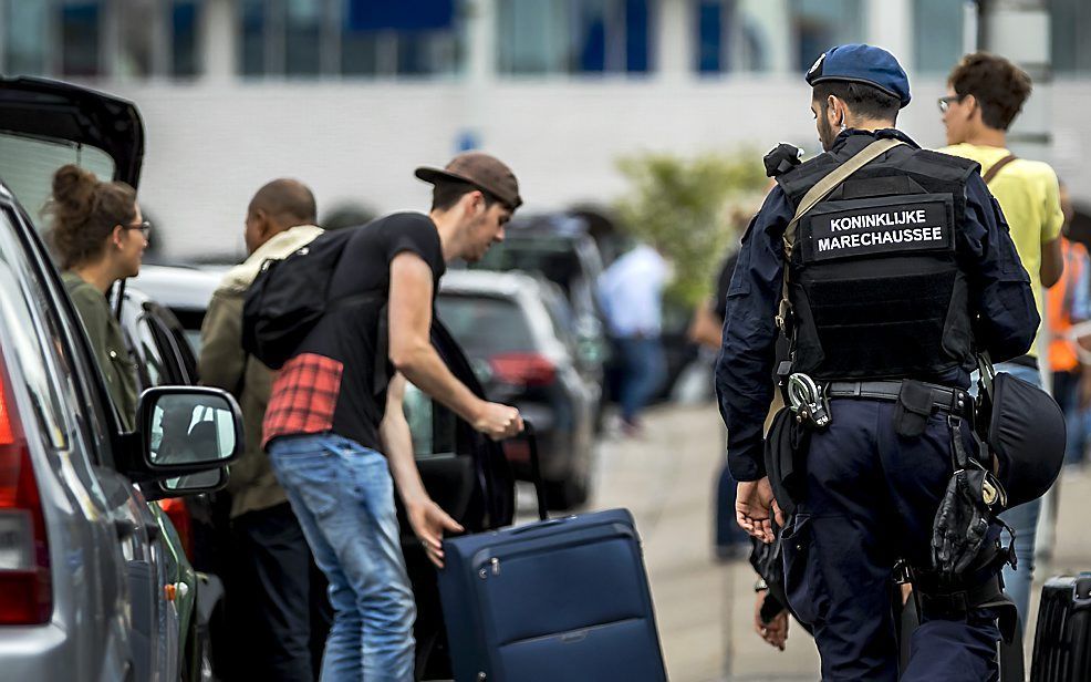 Op en rond Schiphol zijn zaterdag extra maatregelen getroffen in verband met „een signaal dat betrekking heeft op de luchthaven”.  beeld ANP