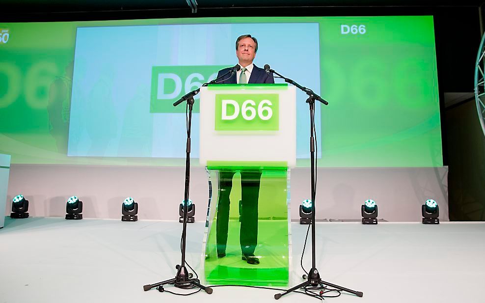 Alexander Pechtold (D66) spreekt de zaal toe op het partijcongres van D66. Beeld ANP