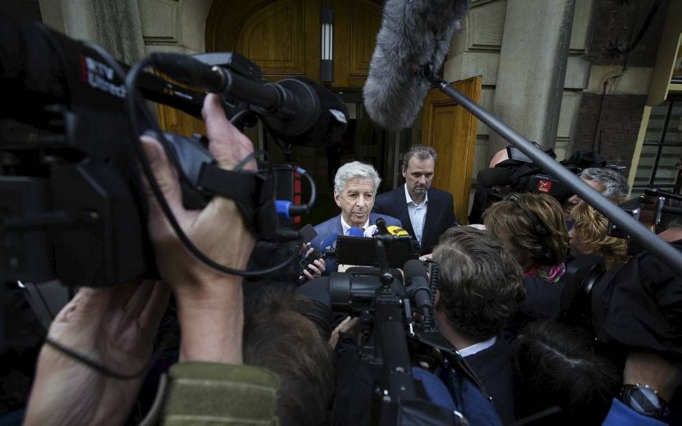 DEN HAAG - Minister Ronald Plasterk van Binnenlandse Zaken staat op het Binnenhof de pers te woord nadat de onderhandelingen over een superprovincie zijn mislukt. Foto ANP