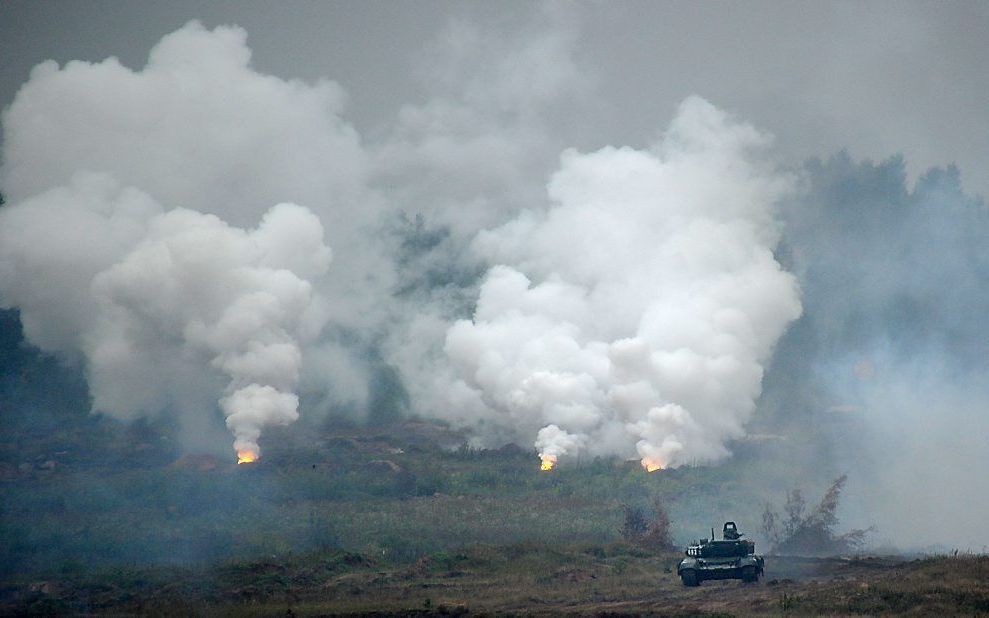 Een Russische tank tijdens de gewraakte oefening. beeld AFP